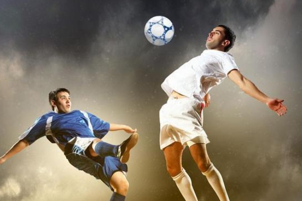 為什么足球球員的薪資都很高?